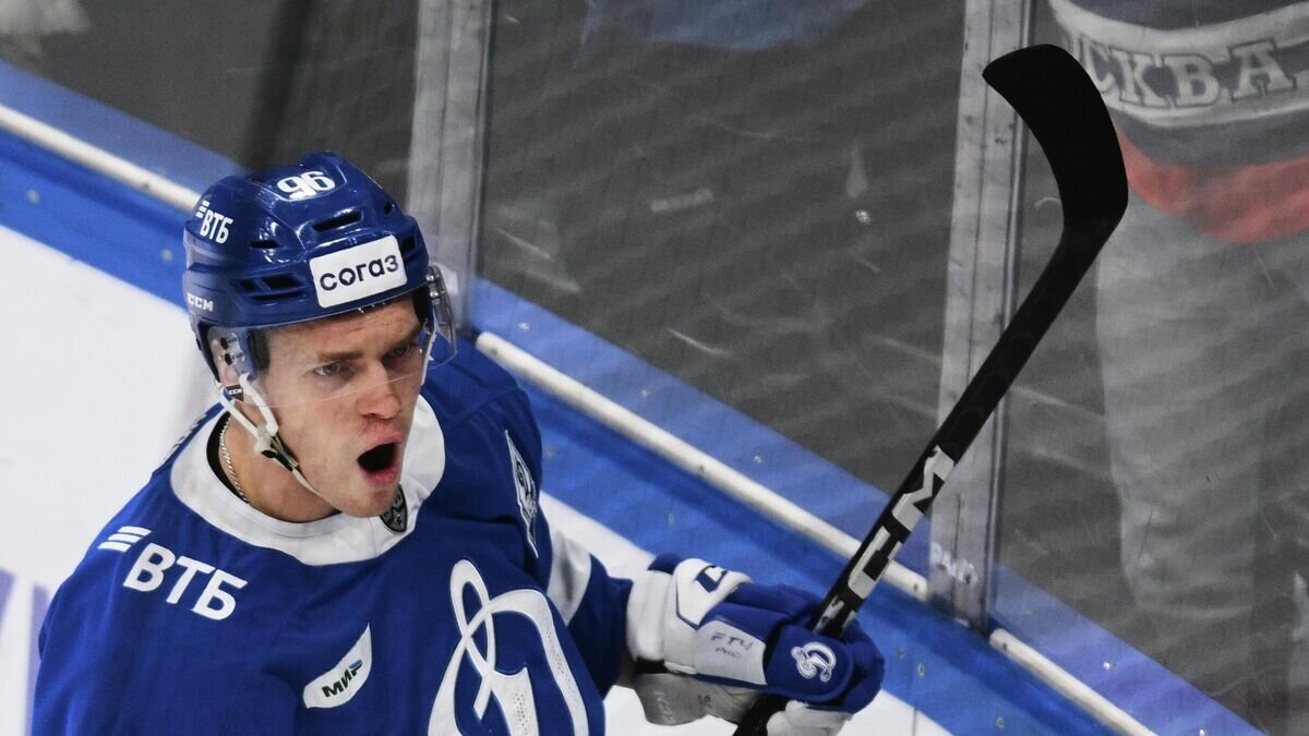    Хоккеист московского "Динамо" Дмитрий Рашевский© РИА Новости / Владимир Астапкович