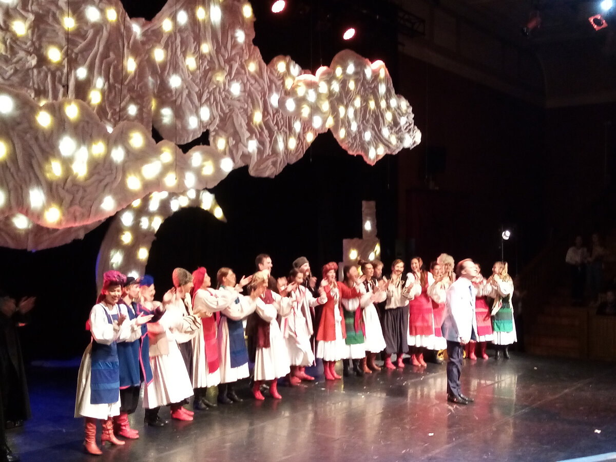 #учебныйтеатрнамоховой #театр #музыкальныйспектакль #спектакль #ночьпередрождеством #кудасходитьспб #культура #рецензия #отзыв 