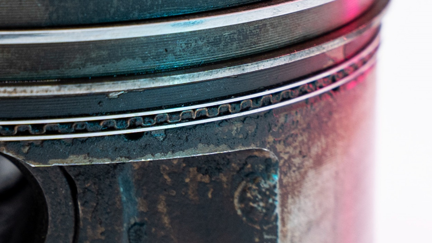 *закоксованный поршень