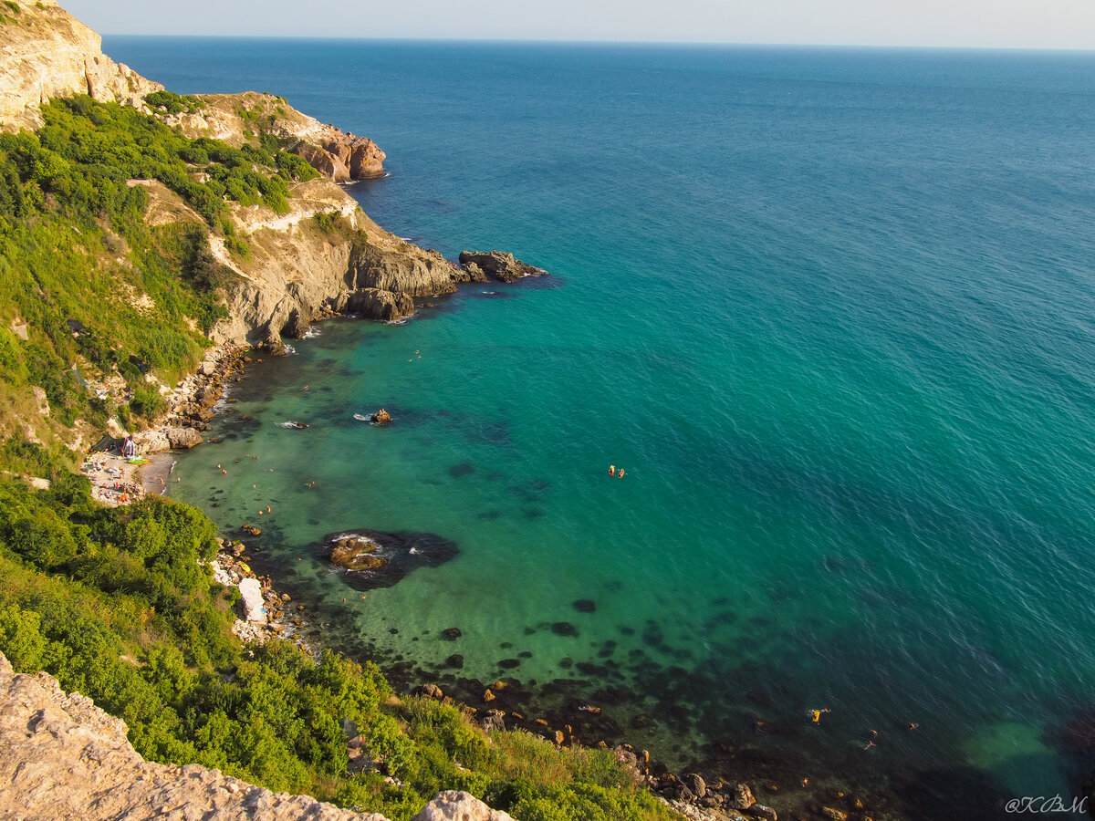 Пляж "Крокодил", Бухта Александры 
