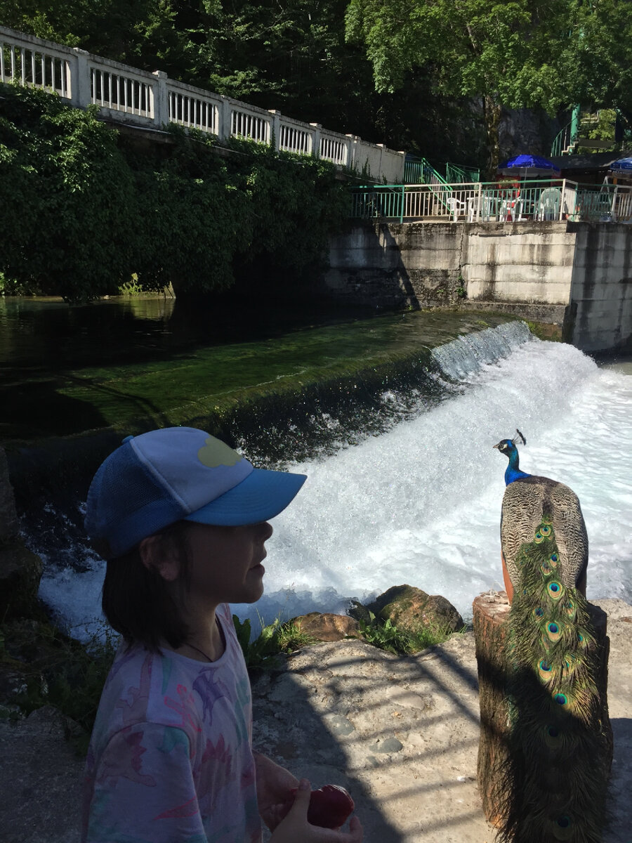 Голубое озеро в Абхазии