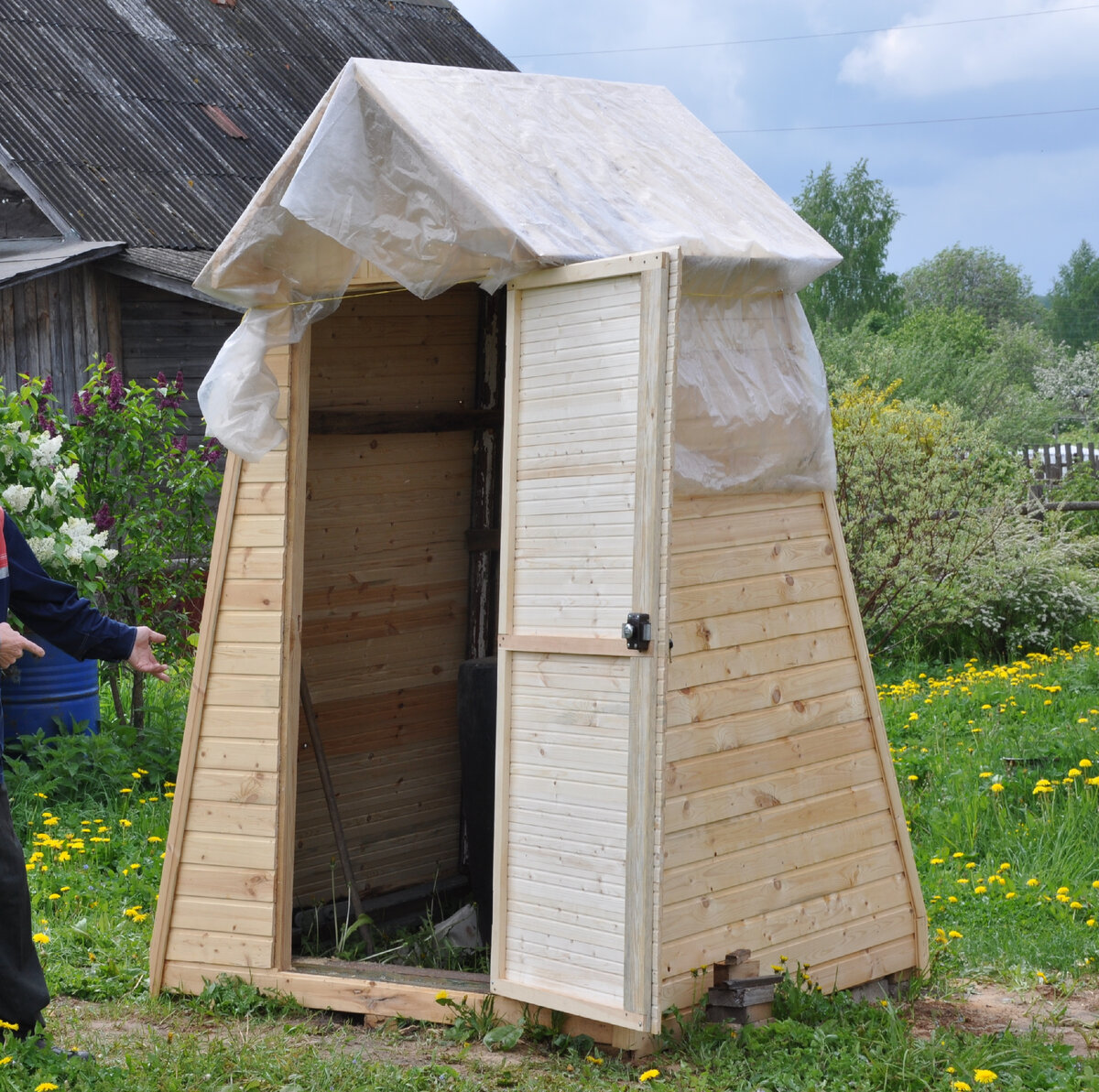 Как спрятать скважину на даче от посторонних глаз | DIY Пташечка | Дзен