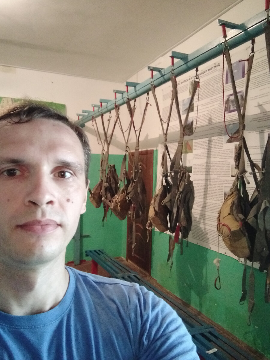 Стапель внутри здания. Мы висели на нем