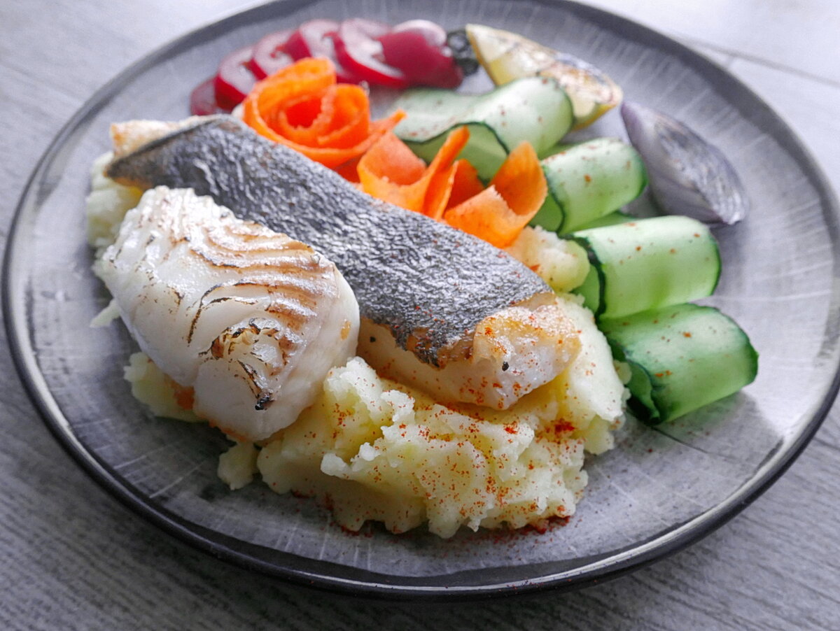 Это хоть и семейство камбаловых, но общего во вкусе с камбалами у них почти ничего.