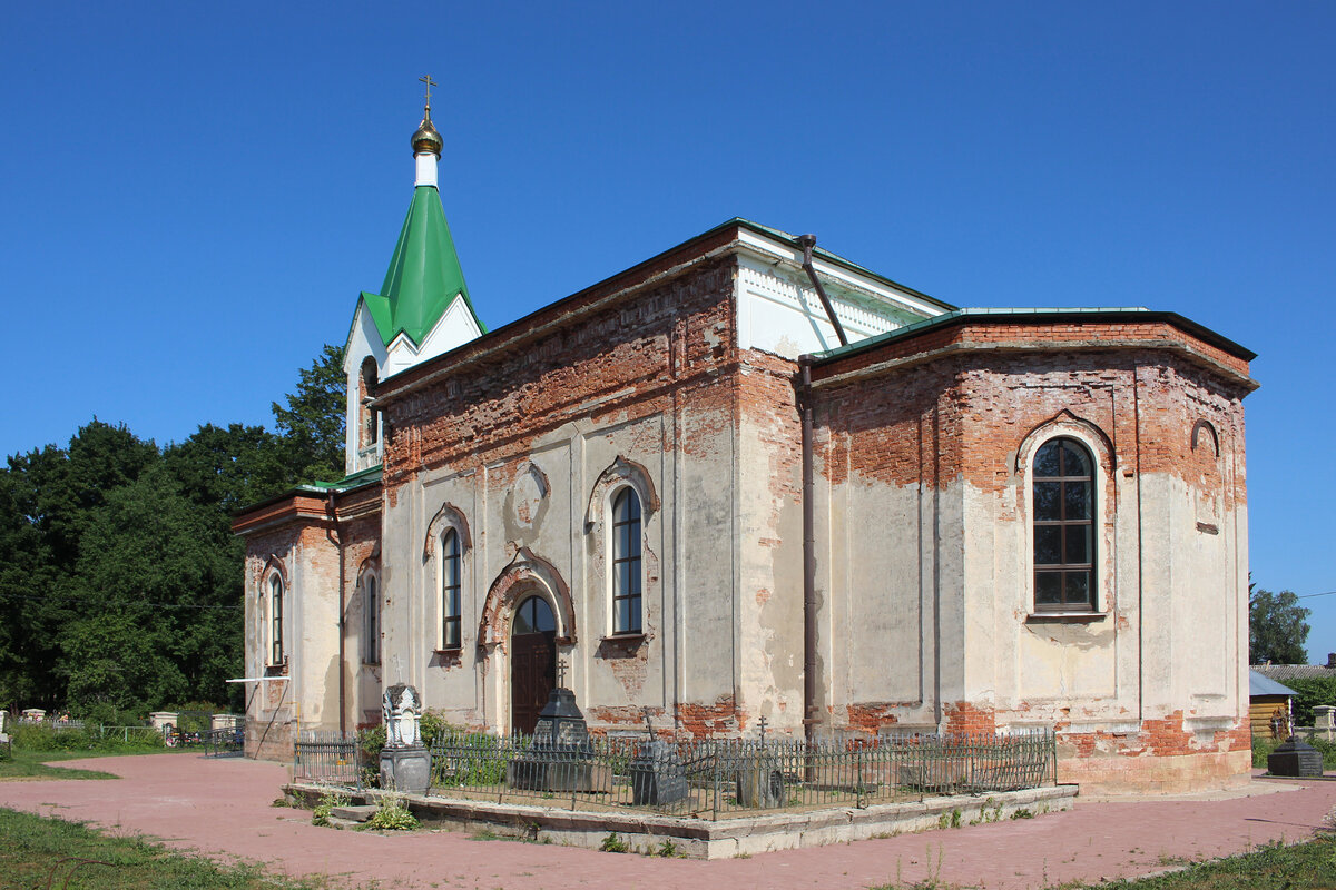 Склеп Веймарнов и старинные каменные кресты в деревне Ястребино  Ленинградской области | Олег Еверзов | Дзен