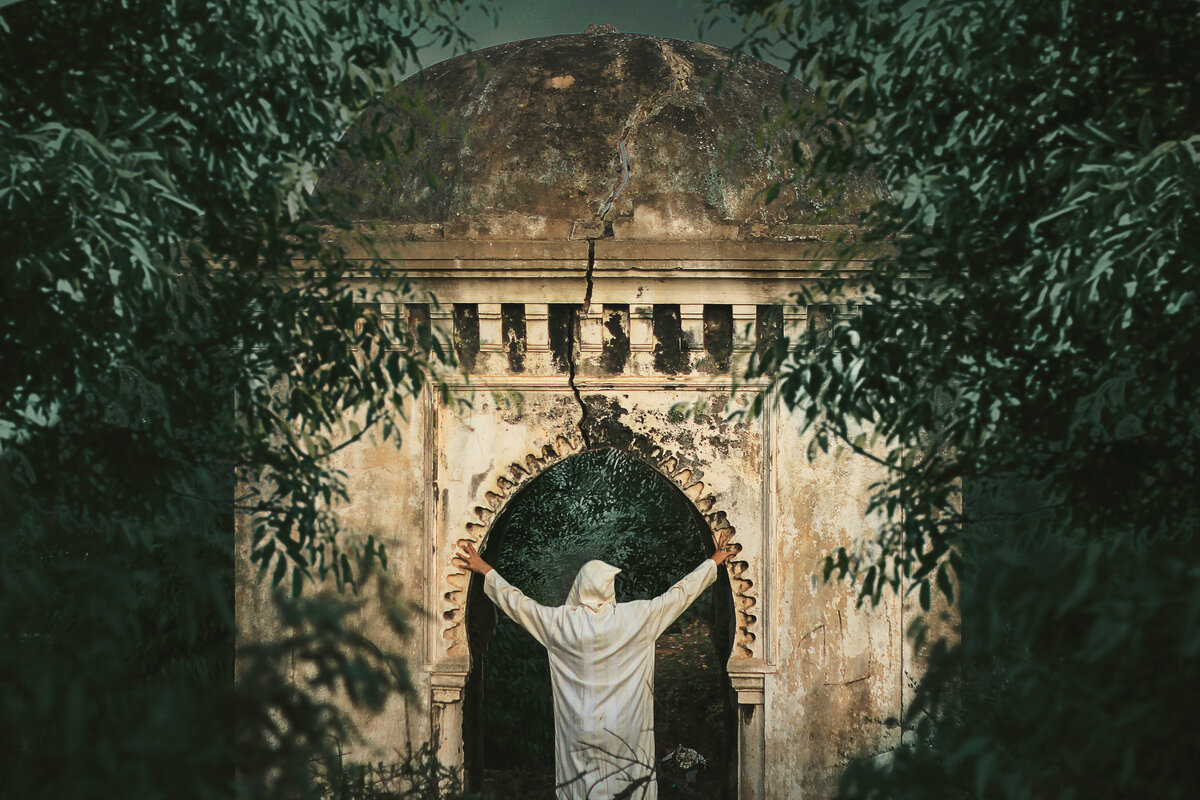 Бог поселится внутр человека, как в Храме и восстановит стены его.
За фото спасибо Aziz Acharki on Unsplash