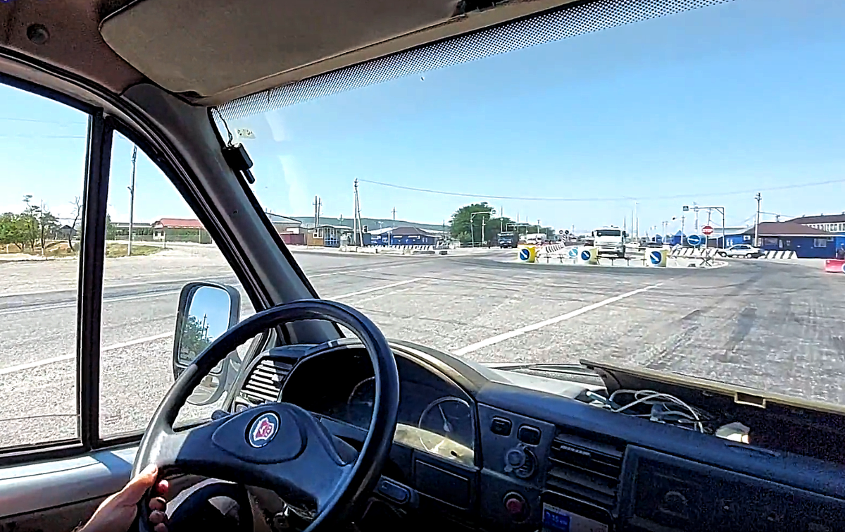 На подъезде к посту.