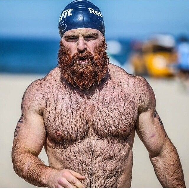 У людей шерсть развита слабее, но принцип, как мы видим, тот же - направить воду вдоль тела, а не задержать ее.