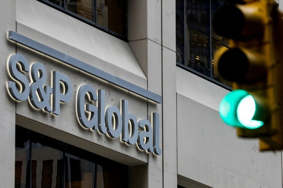     Решение S&P о снижении кредитного рейтинга России связано с геополитикой, утверждают в Минфине РФ  REUTERS