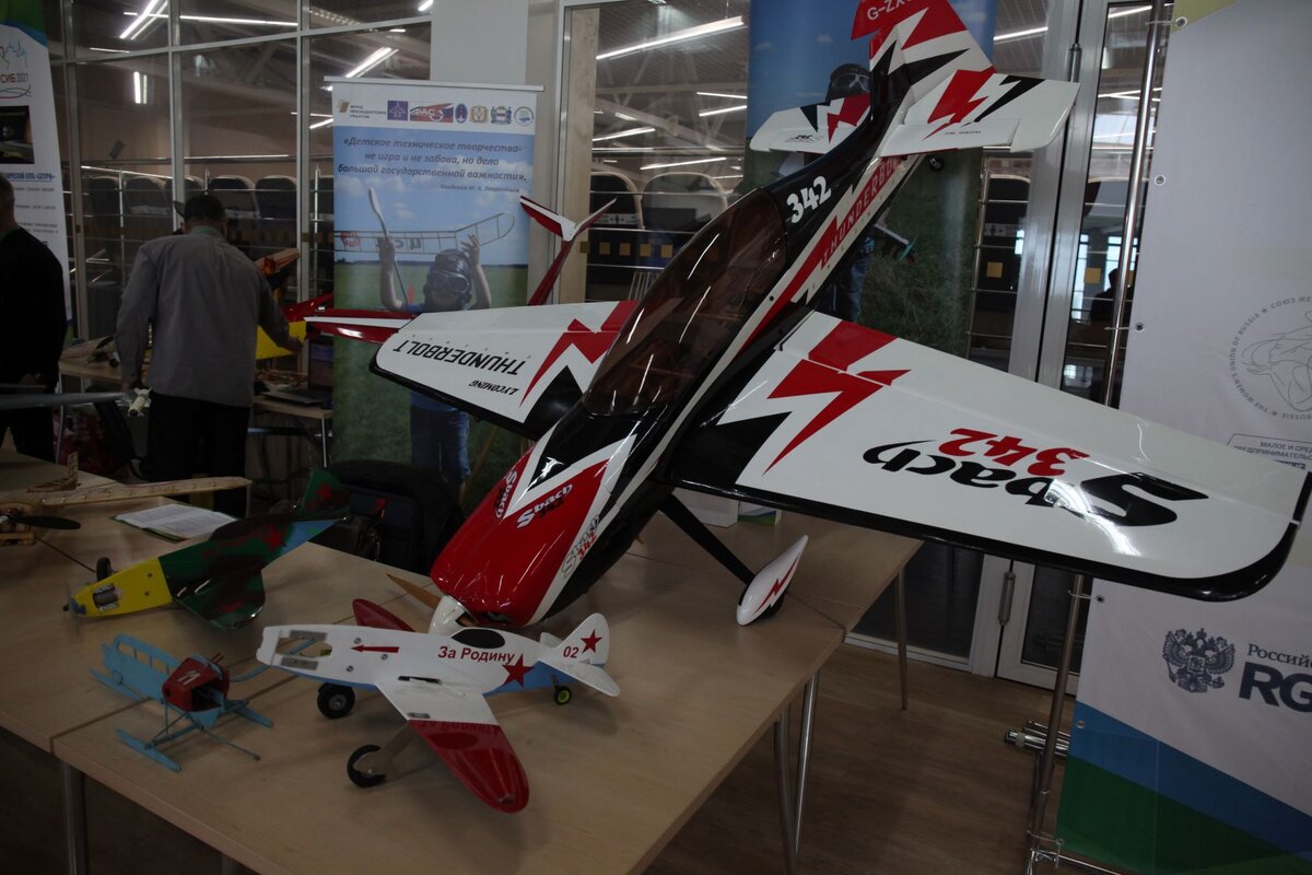 Благодаря господдержке Омский клуб авиамоделирования приобрел дорогостоящее оборудование для спортсменов