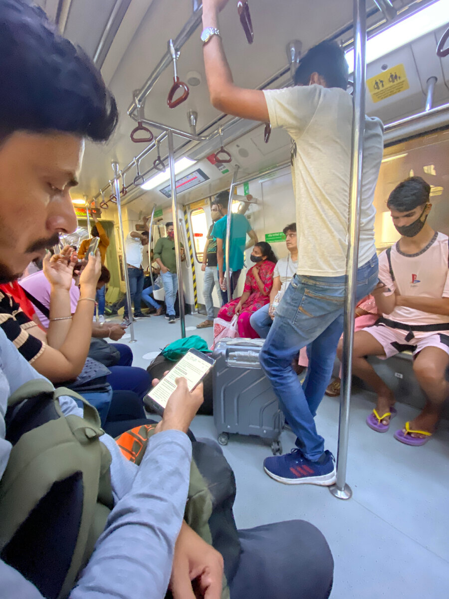 Метро в Дели 