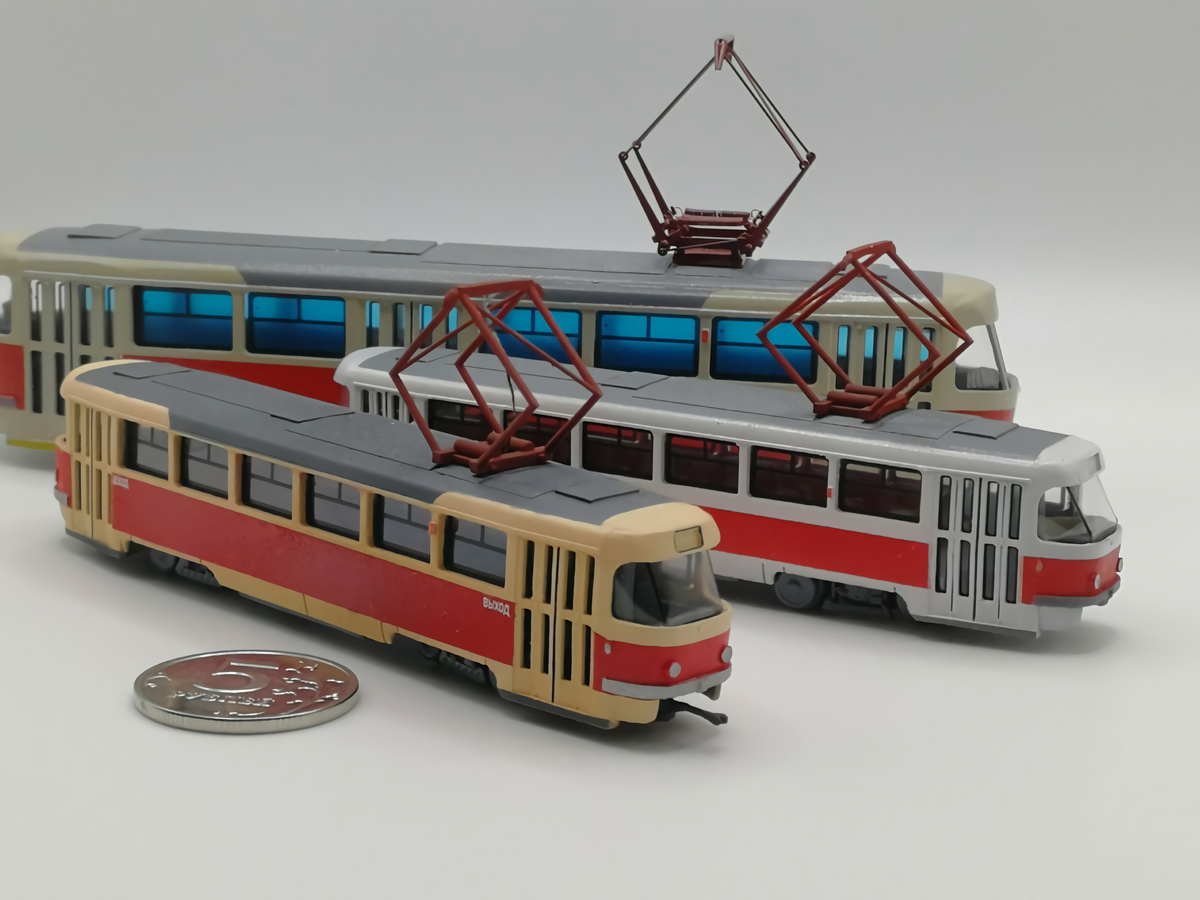 Трамвайные вагоны Т-3 в ТТ и Н0, на переднем плане мой экземпляр, фото мастерской 3D-RTM/3DRTModels/(3D-RusTramModels)