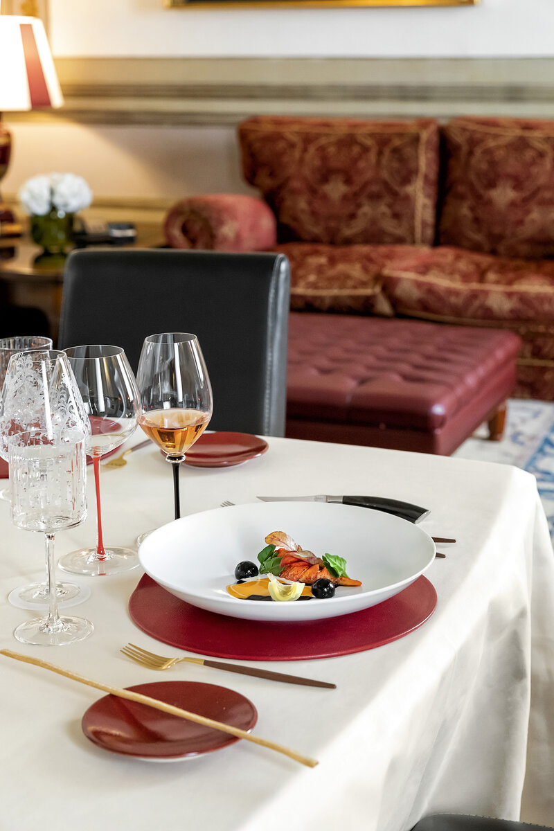     Ужин в люксе флорентийского отеля Baglioni