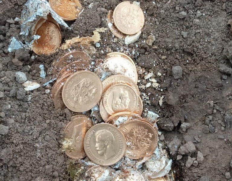 Клад золотых червонцев времен правления Николая II