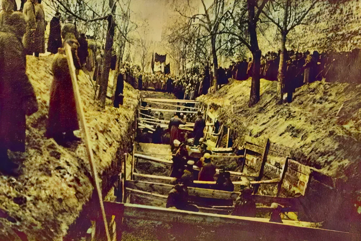Похороны у Кремлевской стены 1917 год.