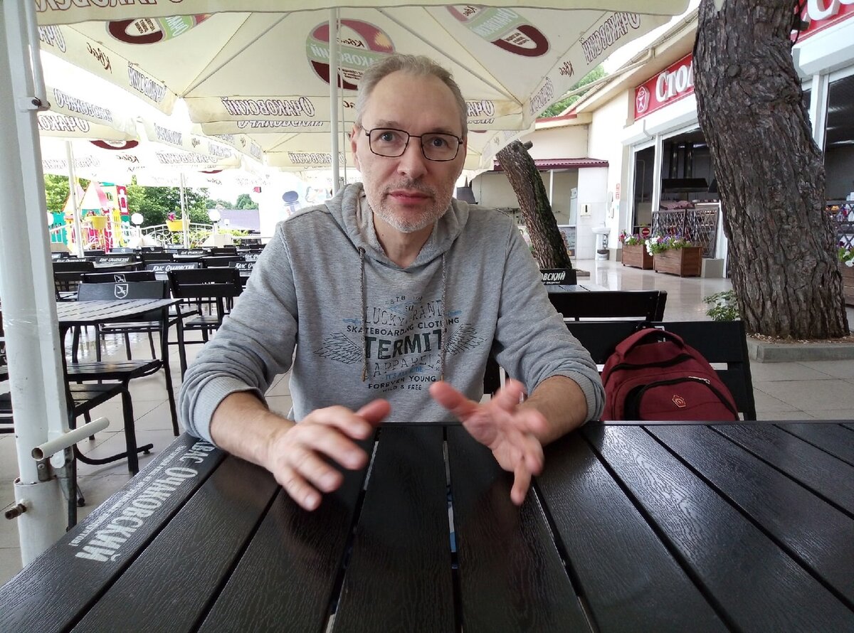 Михаил Лекс, автор рассказа, канала «Как стать счастливым?» и первого комментария
