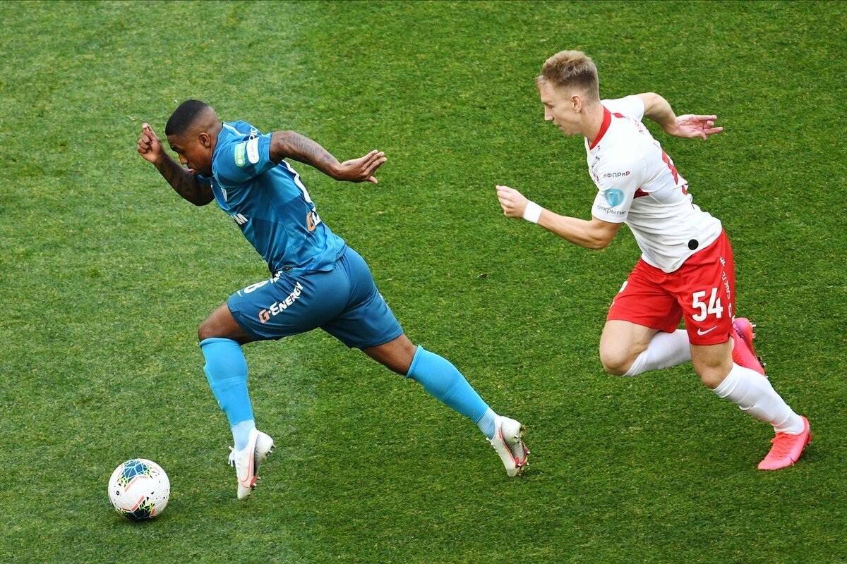 Наиль Умяров.