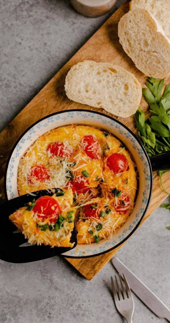 Фриттата с сыром и ветчиной фото