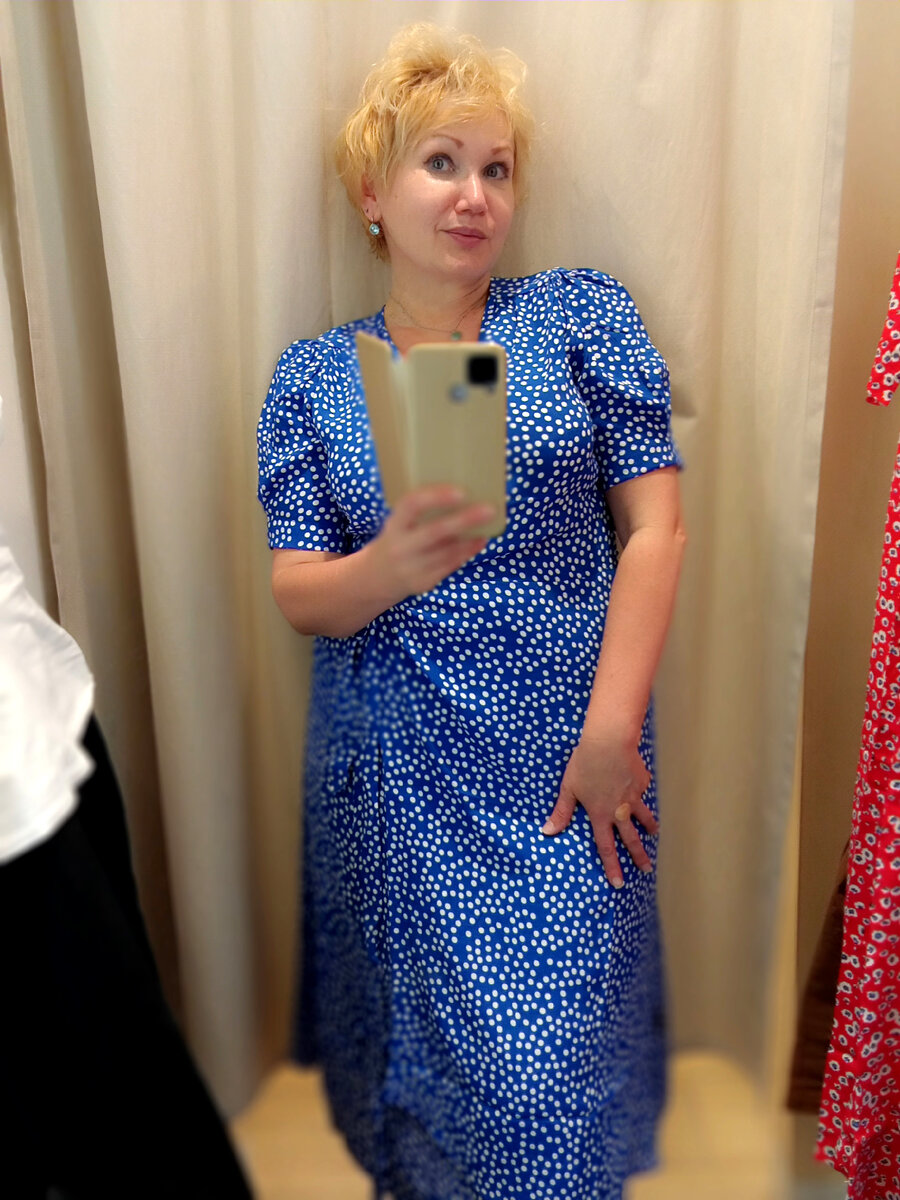 Я тоже стала "бегемотом", но если бы кто-нибудь сказал мне об этом, дала бы в глаз! Ostin. Платья из вискозы. Цены от 1000 до 2000.