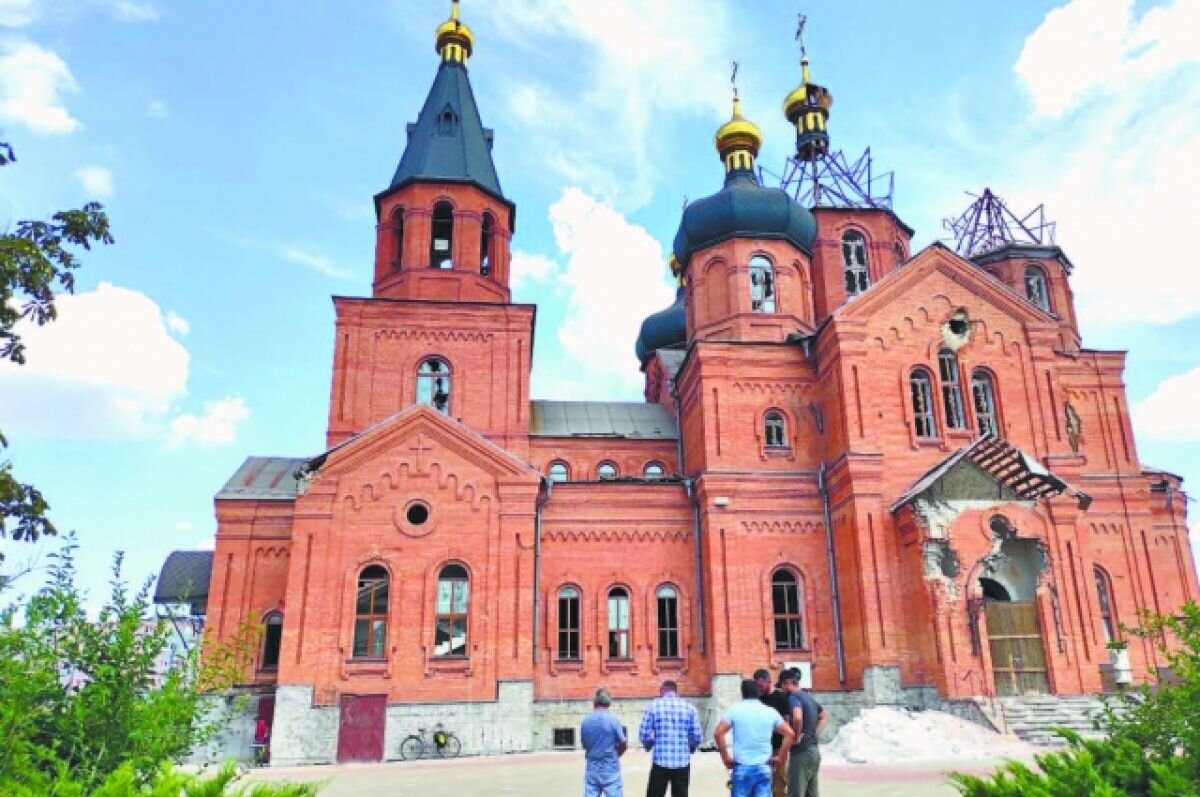    Храм после восстановления станет белым: при такой степени разрушений невозможно отремонтировать все точечно, да и такой кирпич уже не найти.