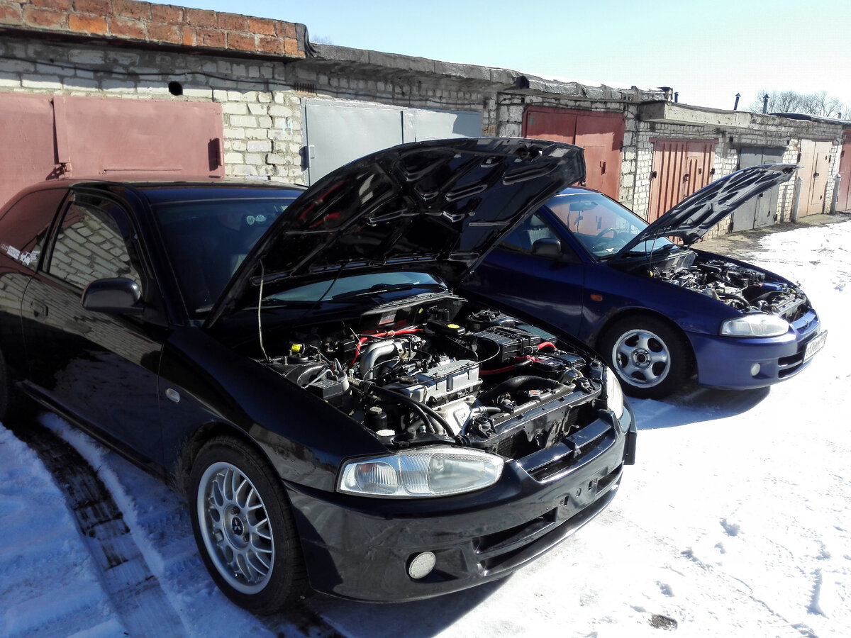 На фоне "рабочей лошадки" - моего основного Кольта.