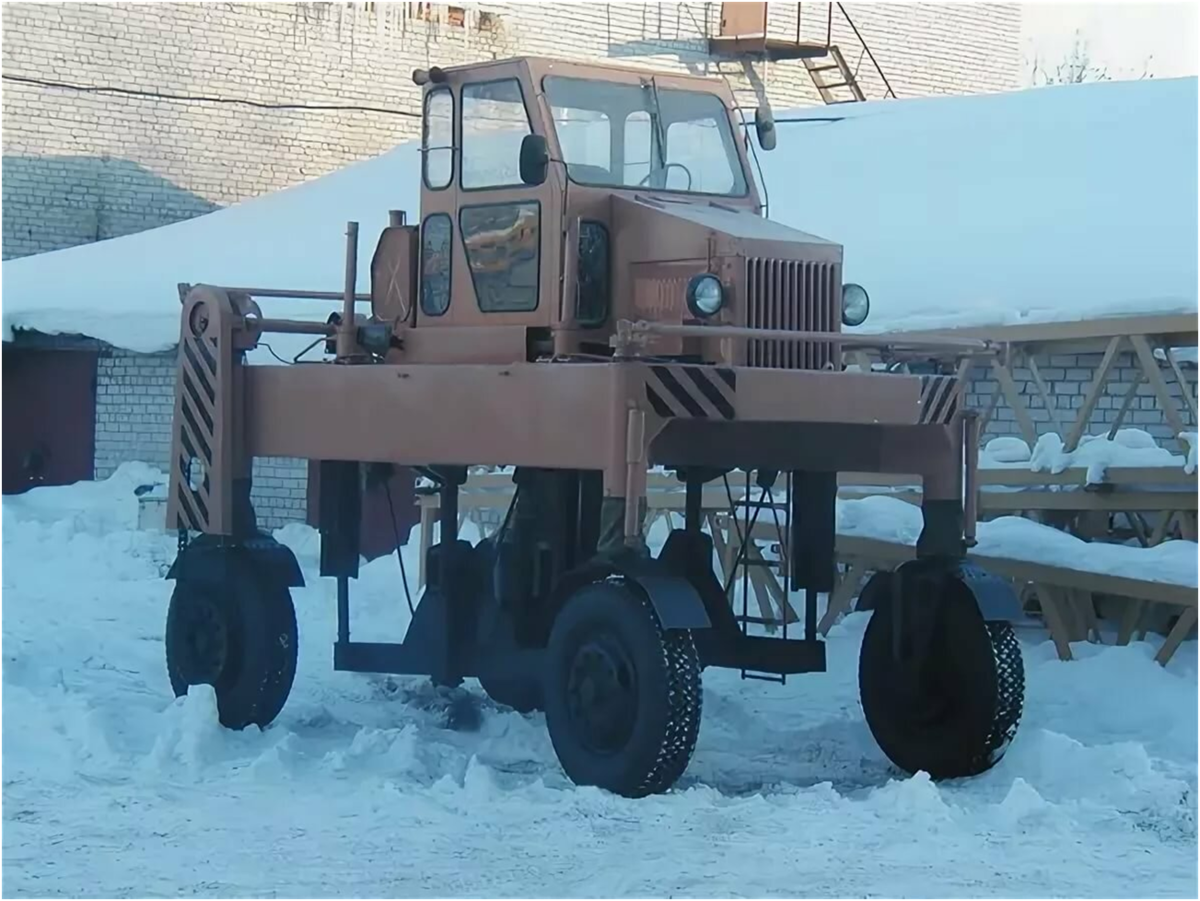 Т-140 портальный автолесовоз. Лесовоз т-140. Портальный лесовоз т-140. Т-140 трактор.