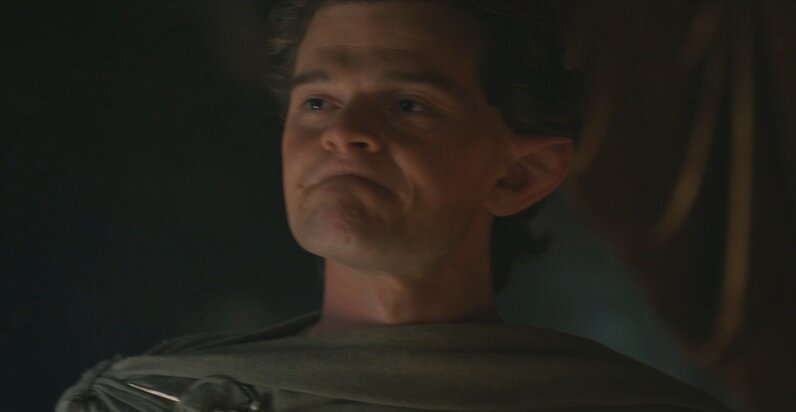 Нда. Актер Роберт Арамайо до матушки Нэннеке от "Нетфликс" не дотягивает, но старается.