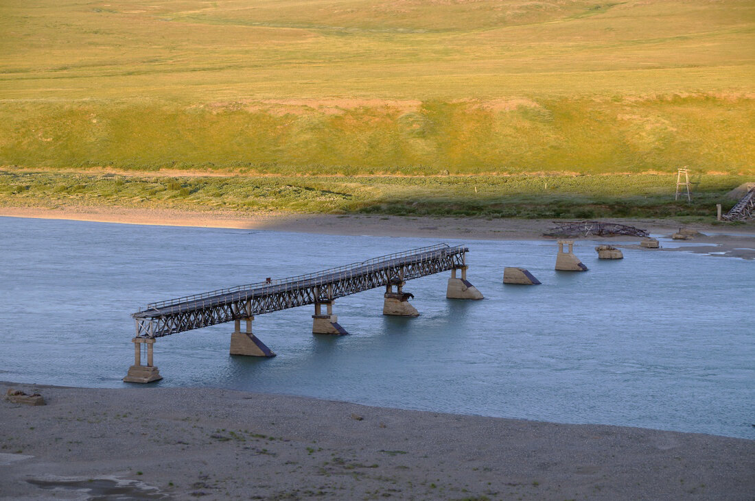 Амгуэма село. Амгуэма река. Амгуэма чукотка река. Река амгуэма. Золотогорье чукотка.