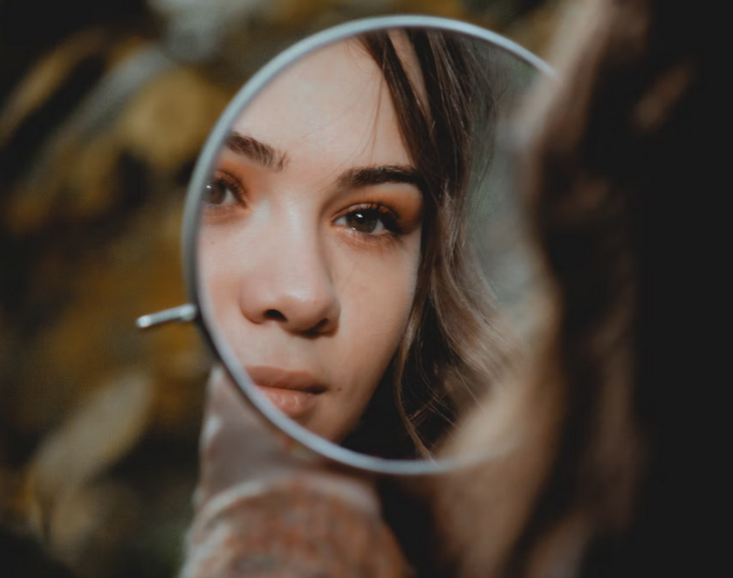 Со стороны нас видят по-другому. Фото автора Elisa Photography Unsplsh, используется по лицензии Unsplash License 