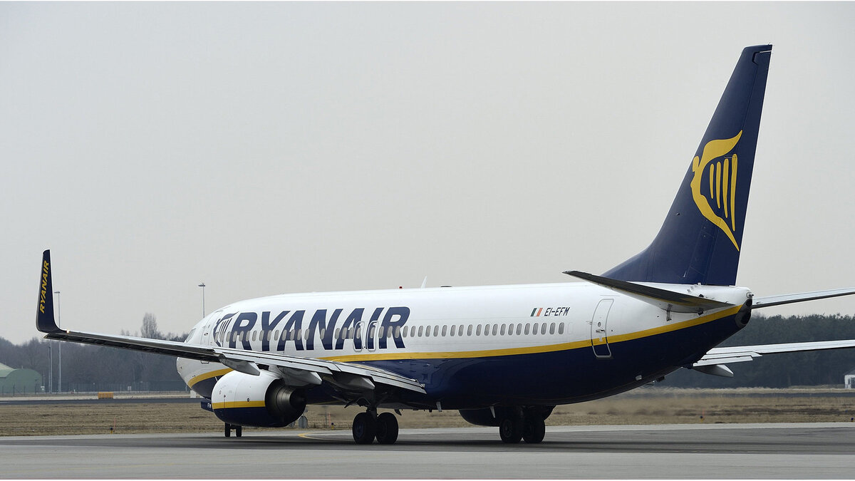    Самолет авиакомпании Ryanair© AFP / ANP/Lex Van Lieshout