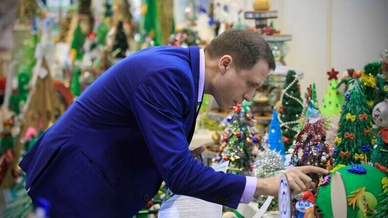     Траты россиян на новогодние подарки выросли на 41% по сравнению с прошлым годом.
