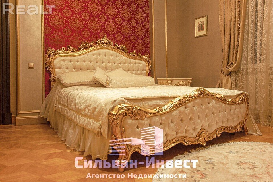     Весь интерьер в доме-дворце выдержан в едином стиле. Фото: Realt.by