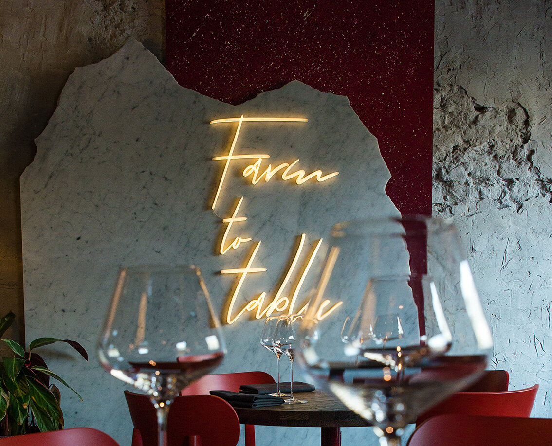 Ключевые фишки светодиодной вывески Ledlogo (с фото и кейсами)