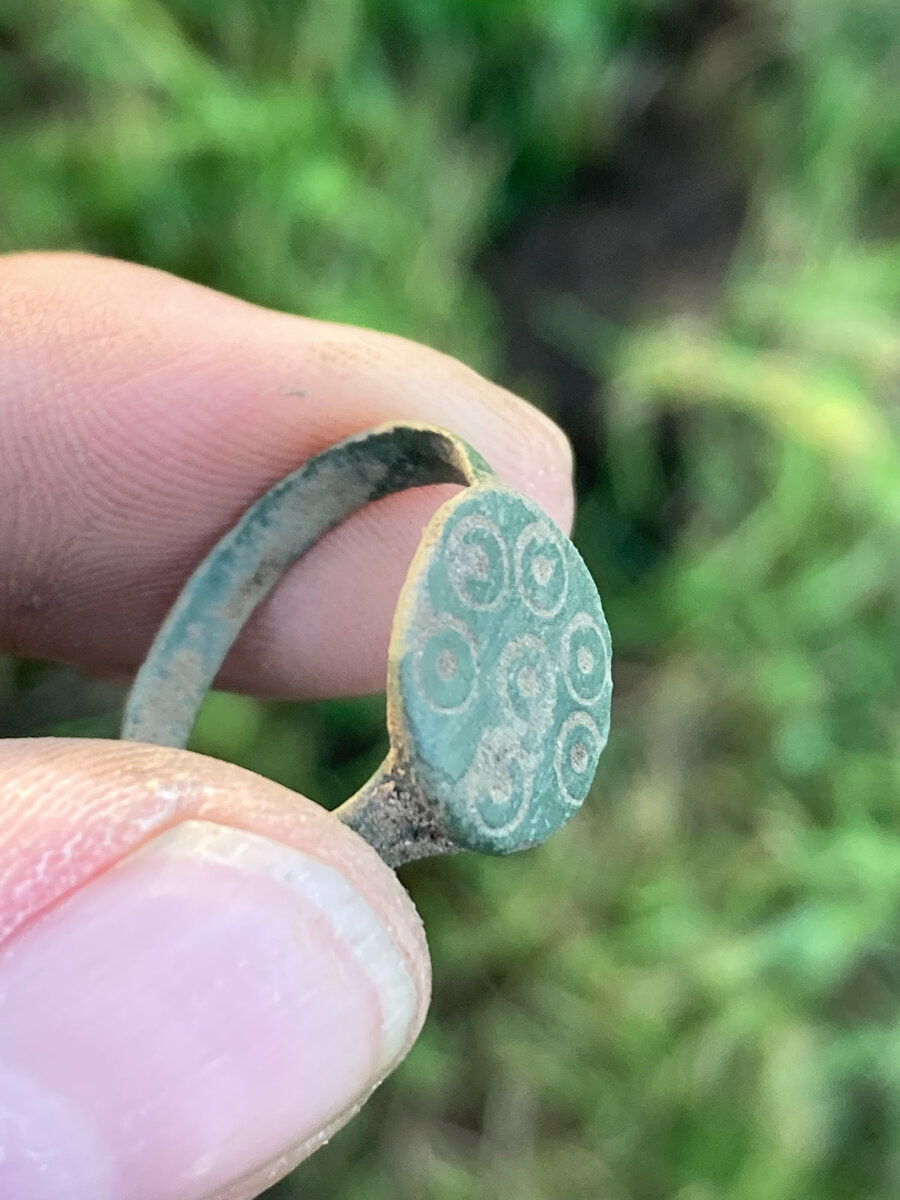 Перстенёк древний, примерно 15 век.