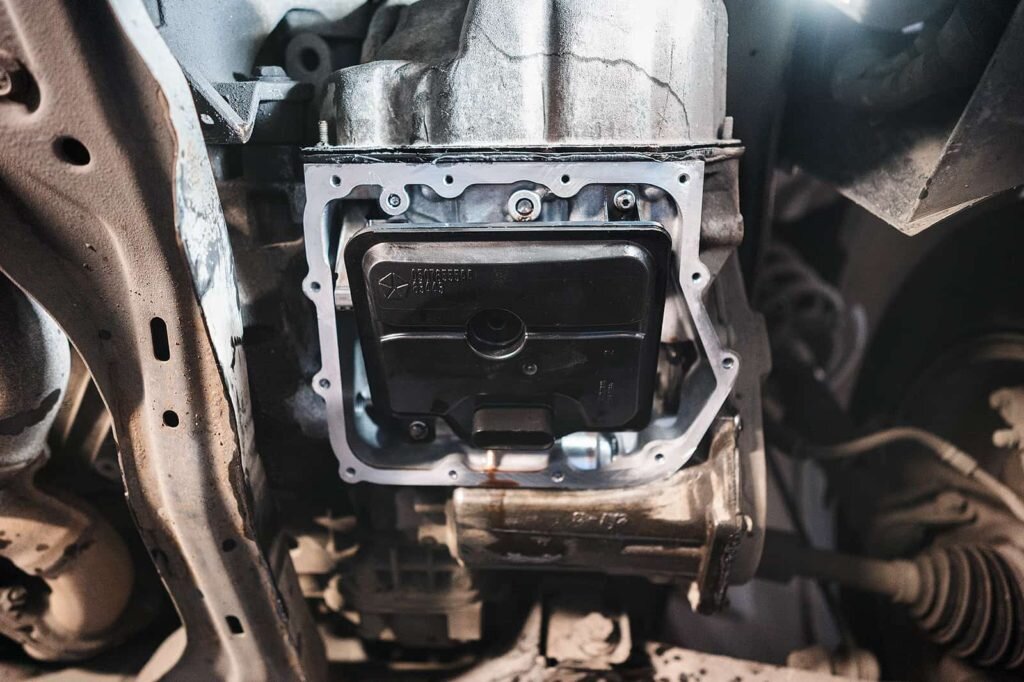 Обратите внимание на нижний край картера