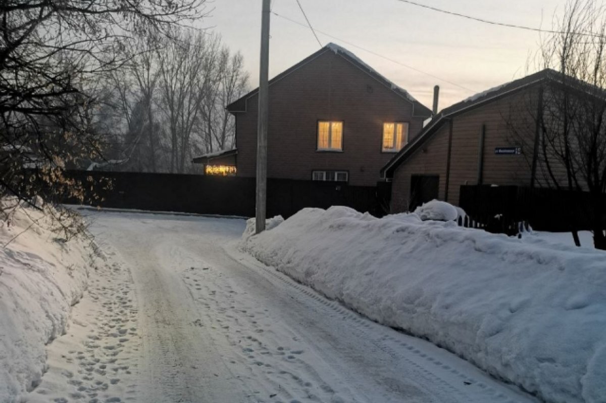    Так выглядит улица Михайловская 18 февраля, после того, как убрали сугробы. После 350 звонков и обращения к властям.