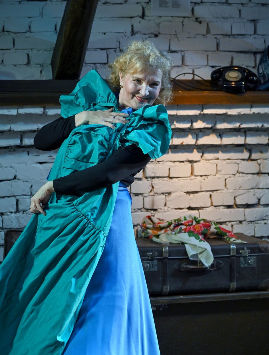 Даже во время войны Шульженко выступала в концертных платьях, об этом просили её солдаты.