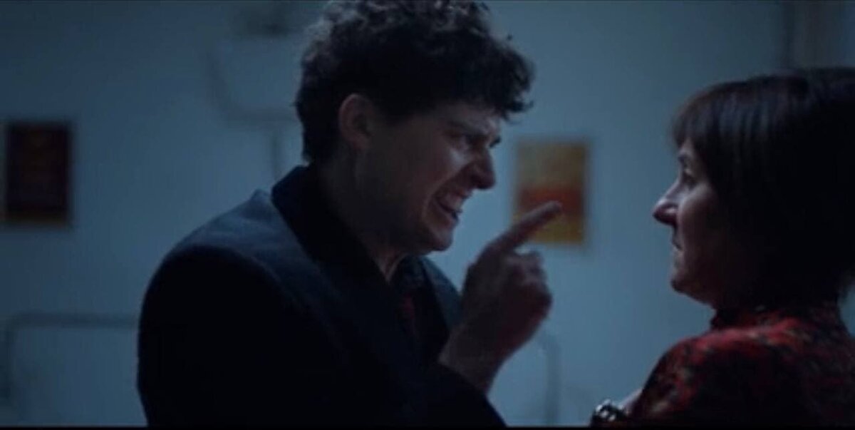 Вот такой противный чел))