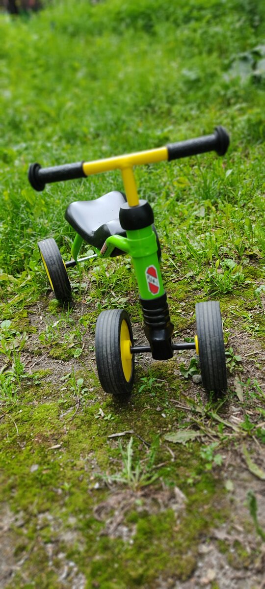 Поворот руля беговела с ограничением