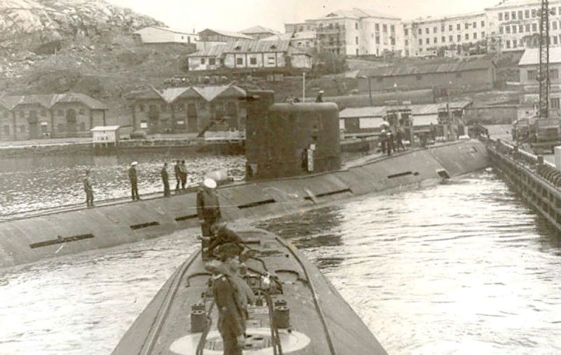 Швартовка ПЛ проекта 641 Б ко второму, торпедопогрузочному пирсу