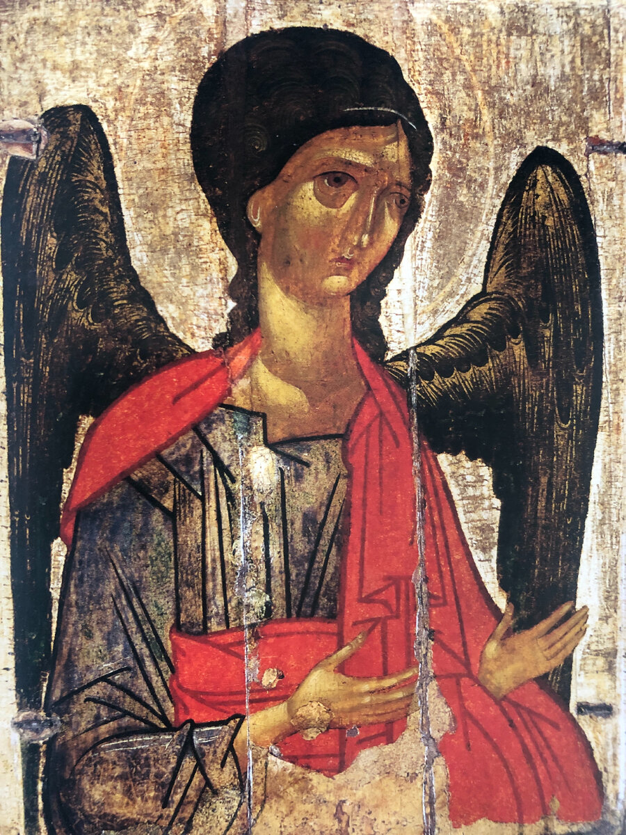 Архангел Михаил из деисусного чина. 16 век. Дерево, температура , 85x63 см. Третьяковская галерея, фото мое. 