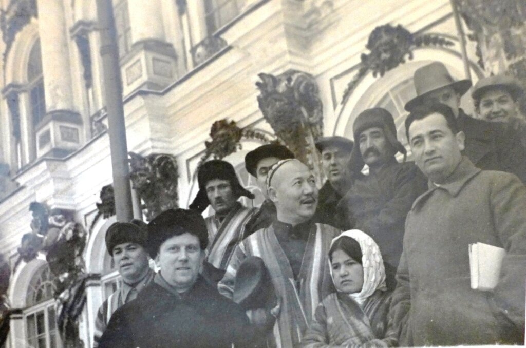 Делегация Таджикской ССР в Москве, 4 декабря 1935 г. Фото Б. Игнатовича, Центральный Государственный архив
