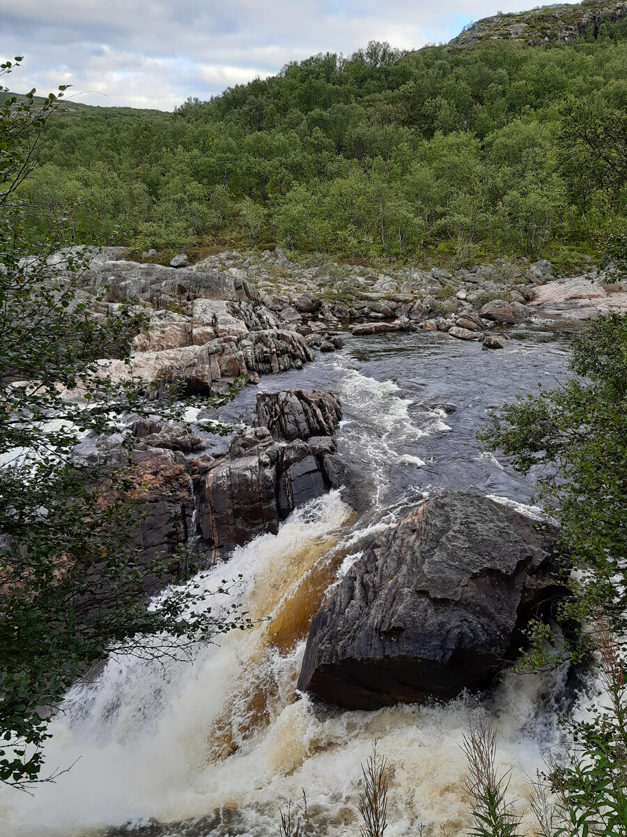 Пороги на водопадах в Мурманской области