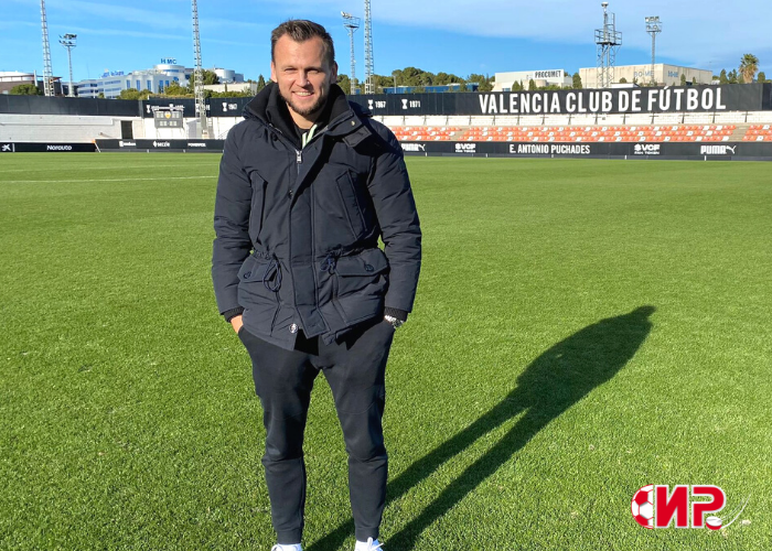 Денис Черышев на базе «Валенсии». Фото автора.