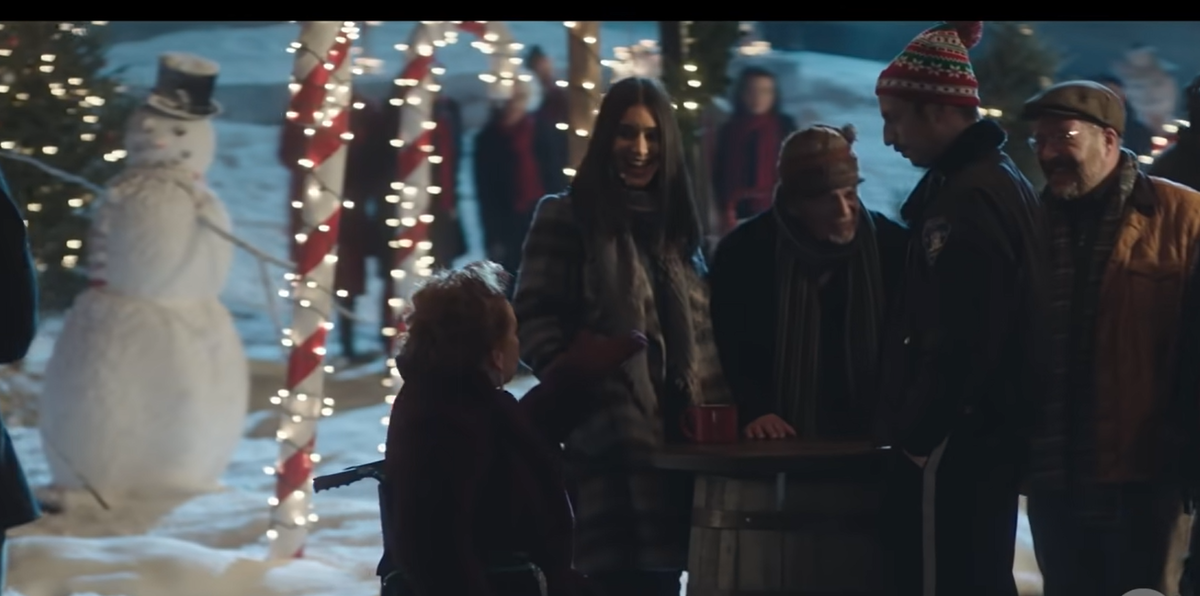 Рождество в Айрон Лэйке /  Cтоп-кадр трейлера "Декстер: новая кровь", YouTube-канал SHOWTIME