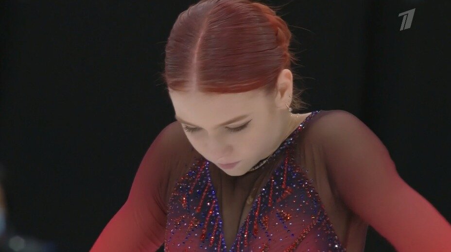 Александра Трусова. Чемпионат Европы по фигурному катанию 2022. Короткая программа. Источник фото: YouTube канал Первого канала.