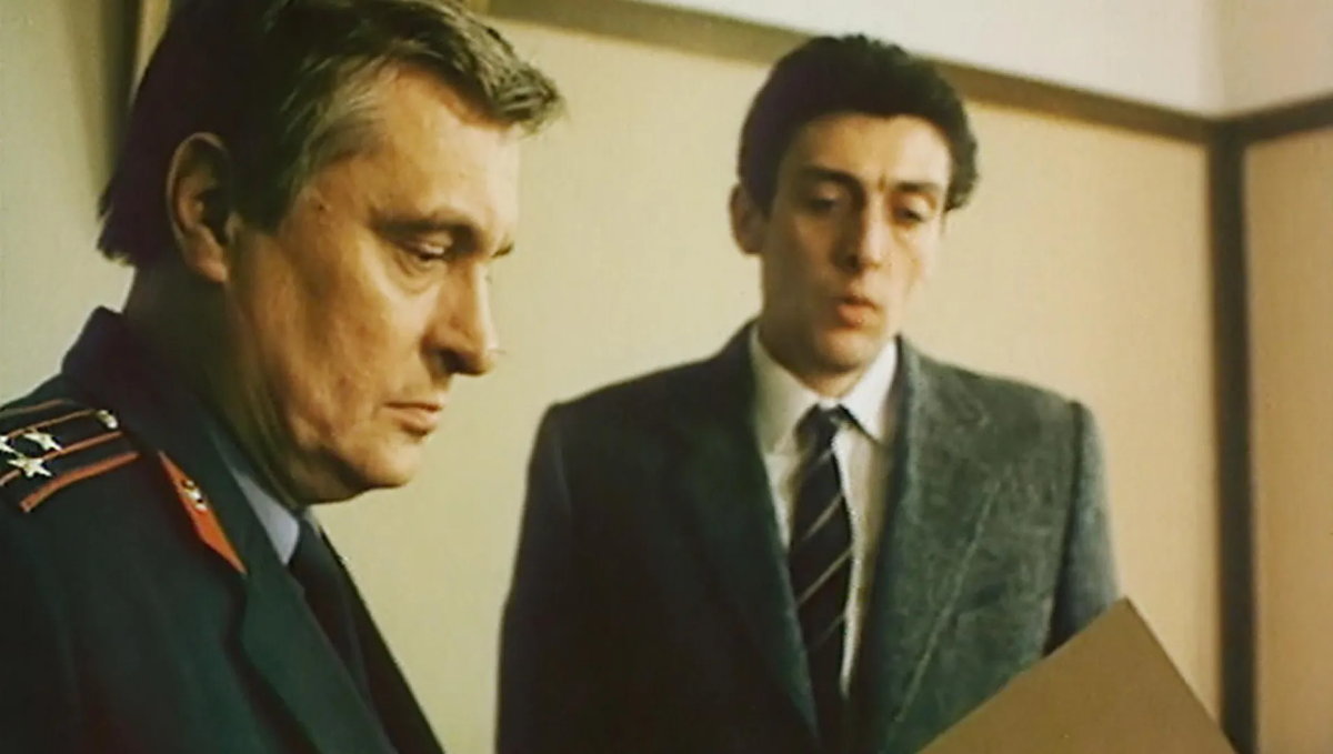 кадр из "Противостояния"