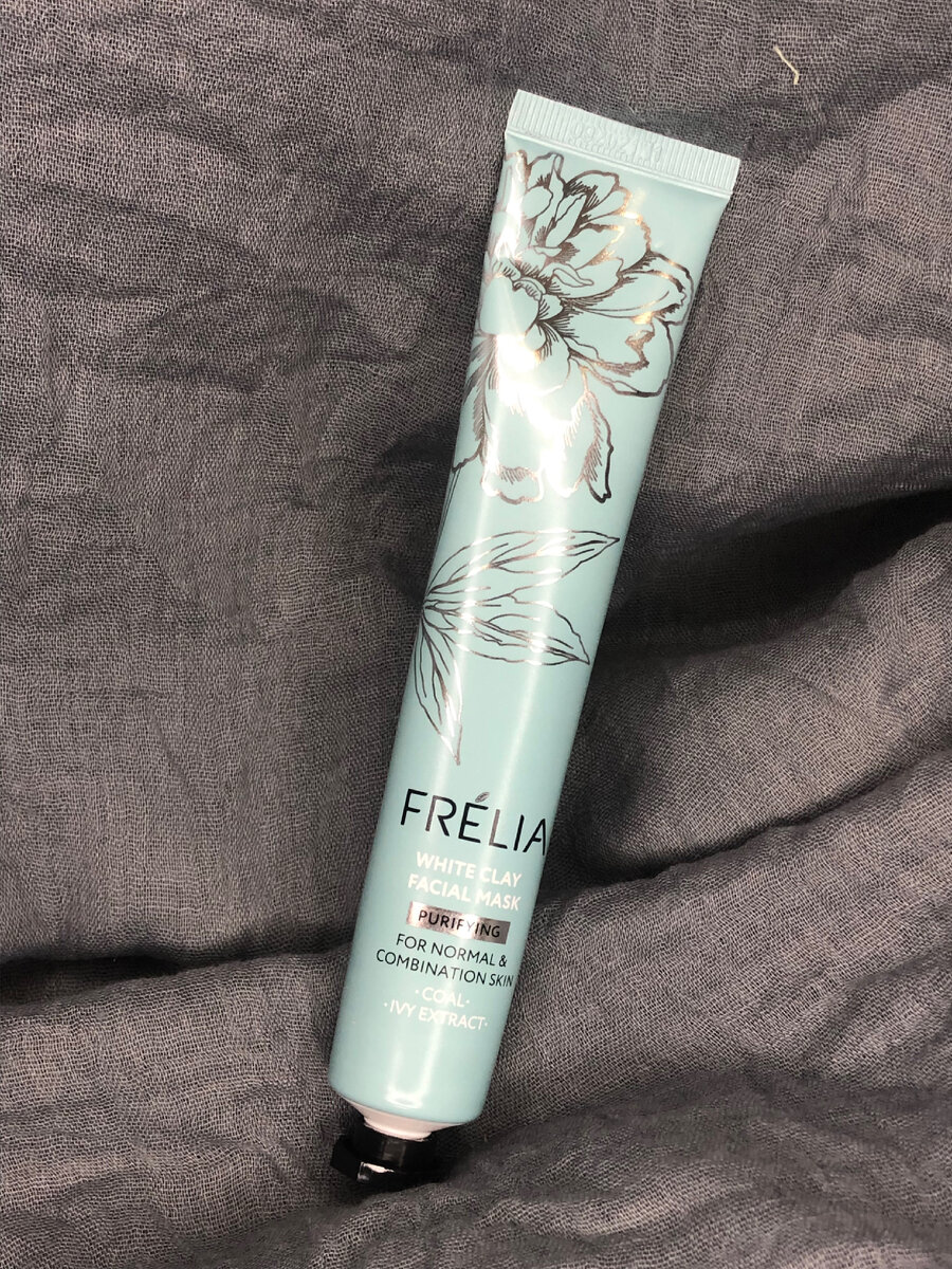 Нельзя не выразить восхищение упаковкой. Очень утонченный и изысканный футляр просто приковывает взгляд не оставляя ни единого шанса пройти мимо.