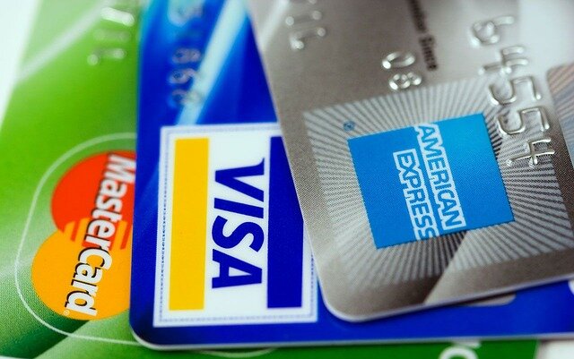 Вслед за Visa и MasterCard из России уходит American Express. Фото: pixabay