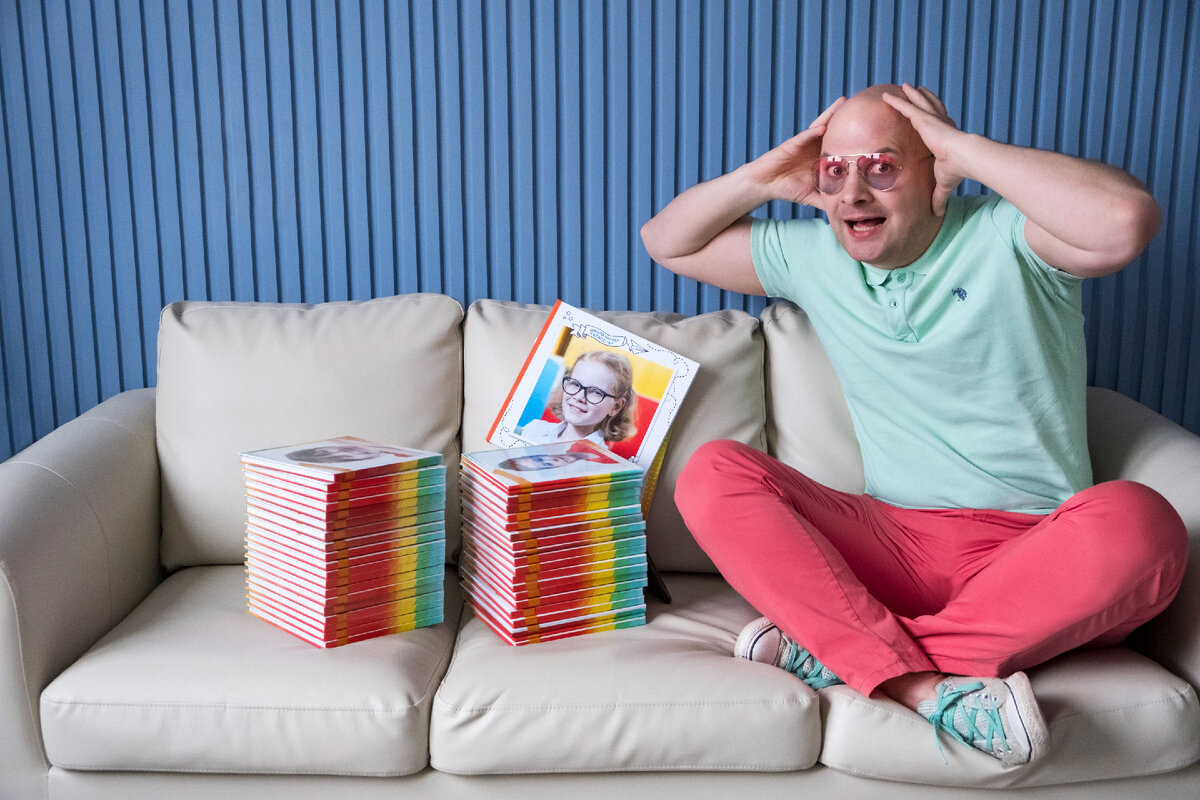 В марте некоторые типографии приостанавливали свою работу, а фотографы отказывались фотографировать новых клиентов